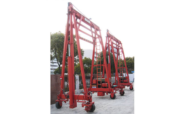 移動式集裝箱液壓吊車